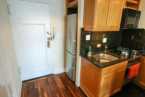 Rented by Target Realty Group | media 16