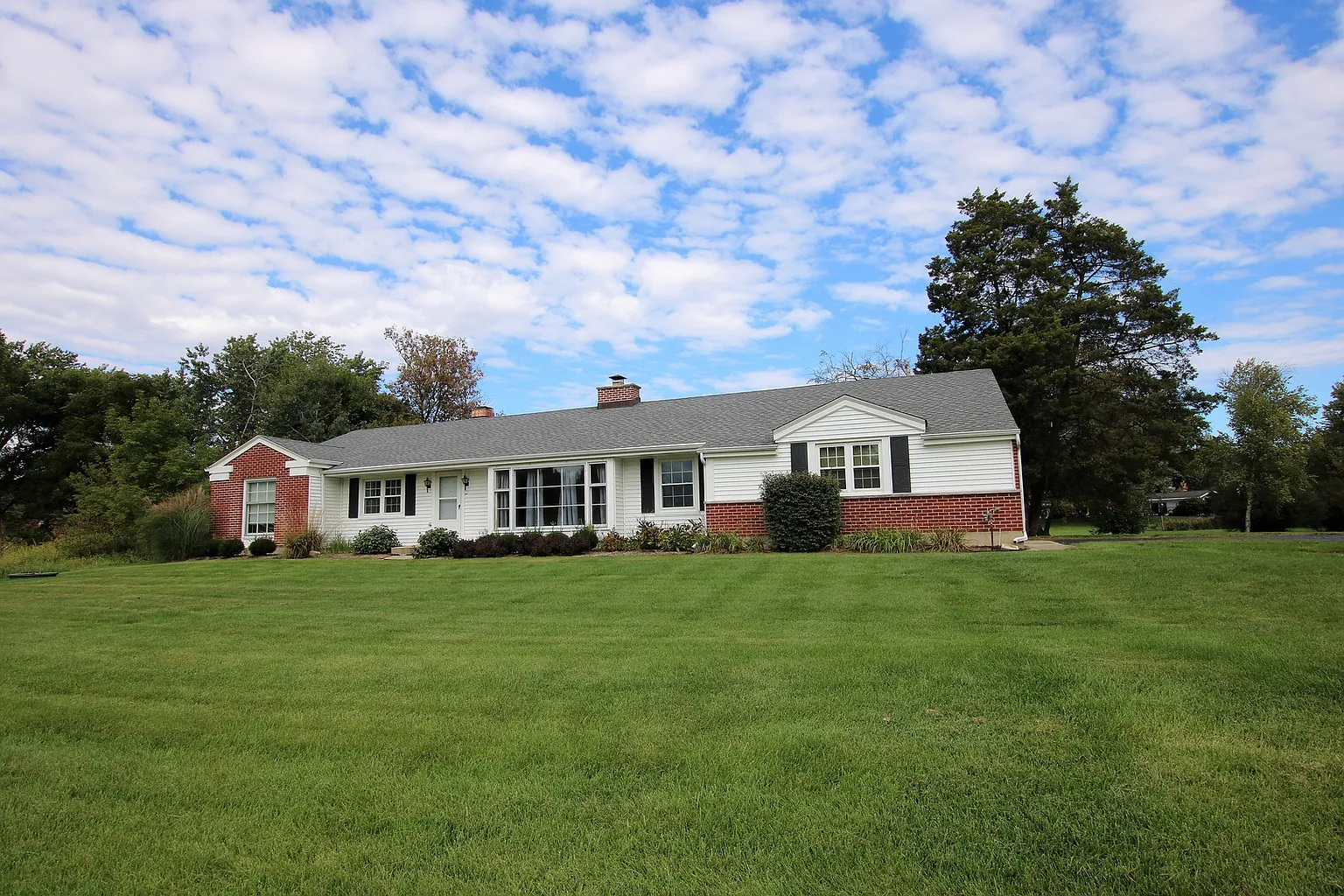 112 Thorobred Ln photo 1