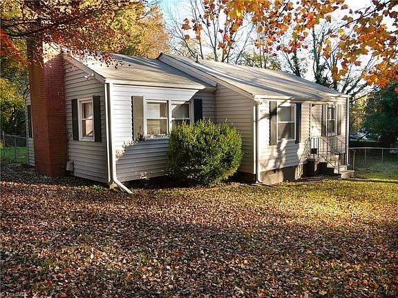 4th image of 2620 Shady Lawn Dr
