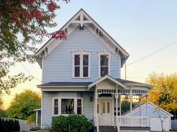 348 Carrington St, Waupun, WI 53963