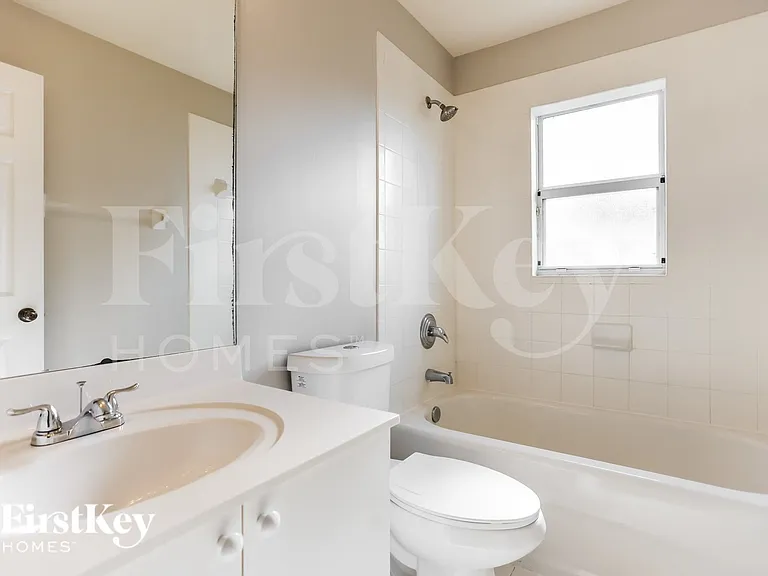 8962 SW 209th Ter — Photo 12