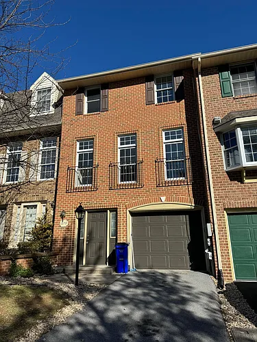 1279 Lindsay Ln Photo 1