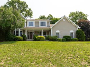 4 Carrington Ct, Poughkeepsie, NY 12603