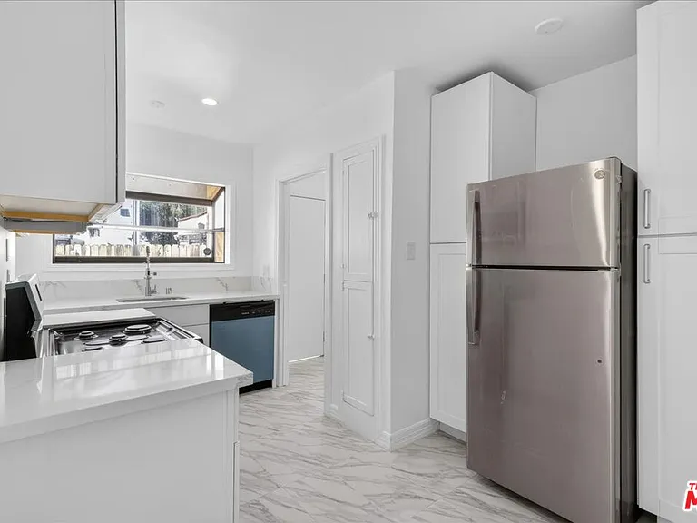 1185 S Tremaine Ave — Photo 39