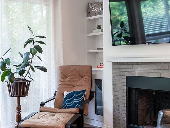 5th image of 555 W 14th Ave #214