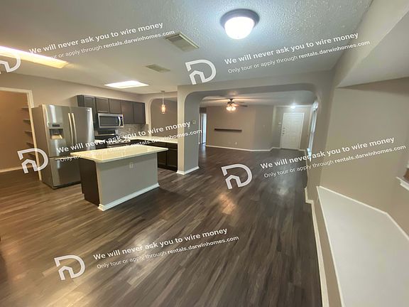 3rd image of 405 Camaron Woods