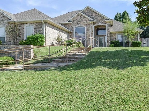 2nd image of 2022 Country Brook Dr