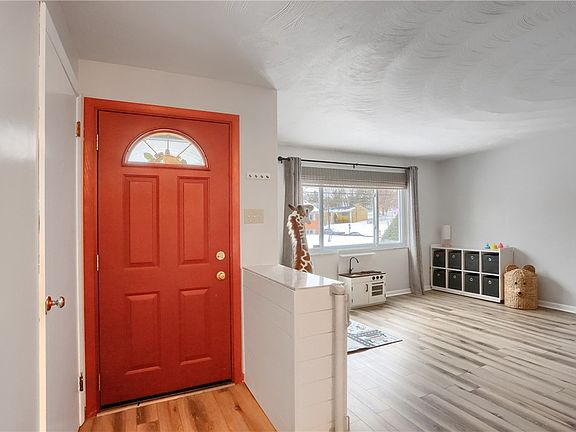 2nd image of 9652 Shirley Dr