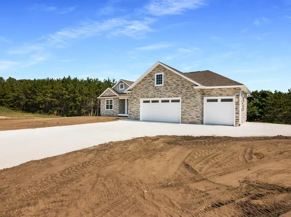 3880 Angling Way, Traverse City, MI 49685