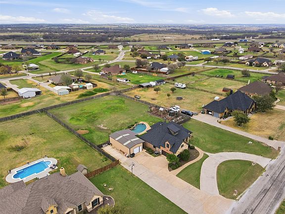 2nd image of 165 Canyon Dr