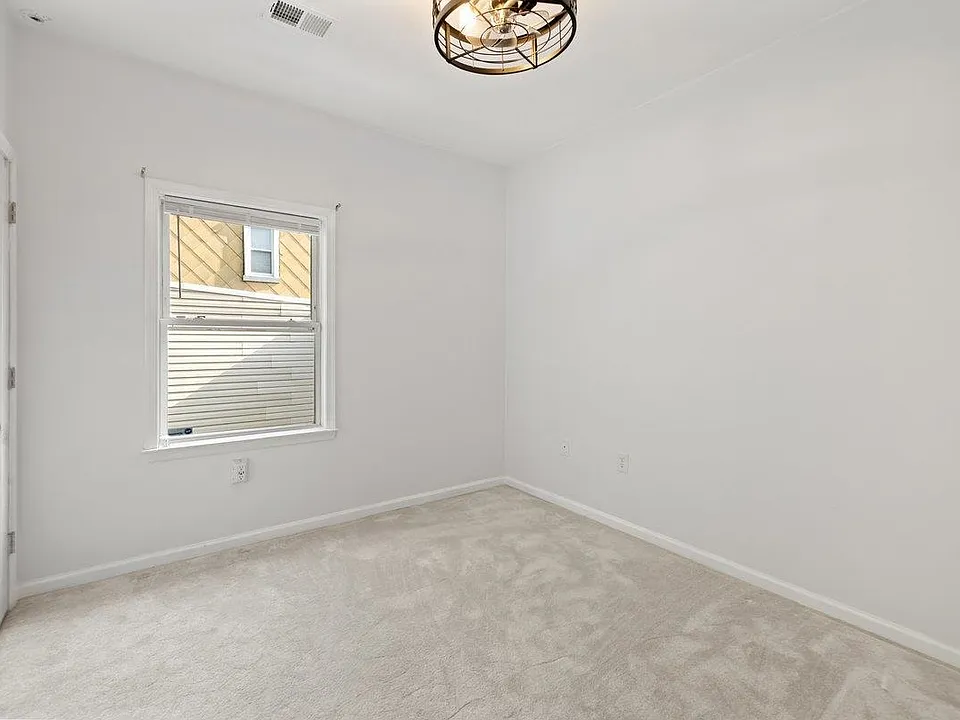 231 Hancock Ave #2