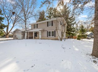 139 Debbie COURT, Waukesha, WI 53189