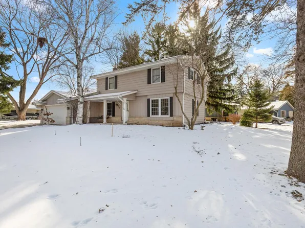 139 Debbie COURT, Waukesha, WI 53189