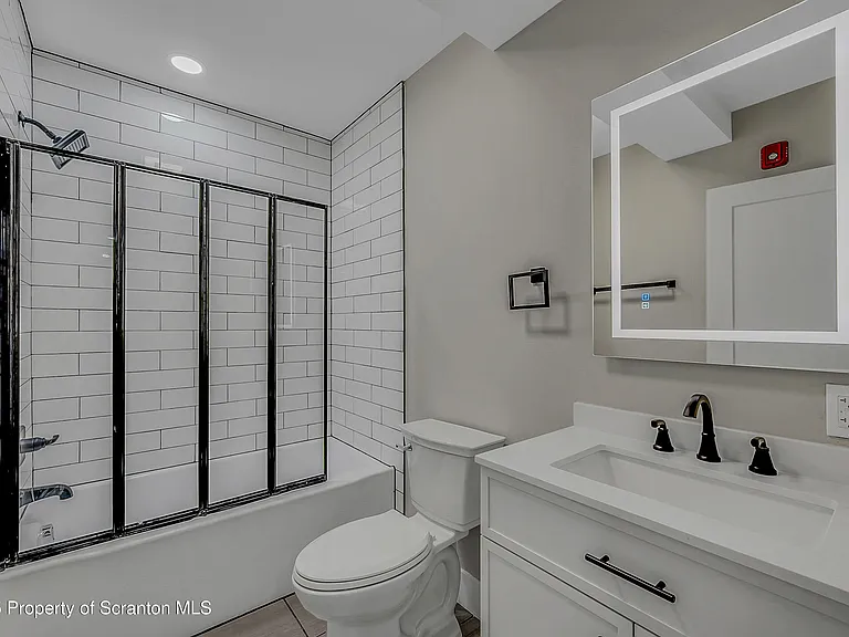 215 Hickory St #14 — Photo 7