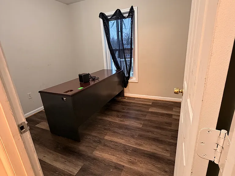 9216 Crandall Rd — Photo 8