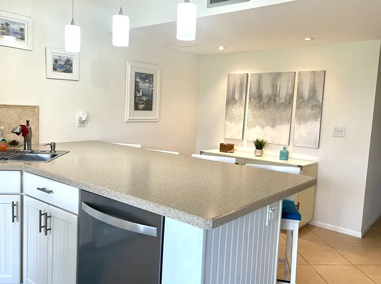 1 bed, 900 sqft, $2,050 — Photo 2