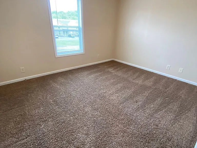 512 Patriot Park Ct — Photo 9