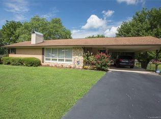 546 N Country Club Rd, Brevard, NC 28712