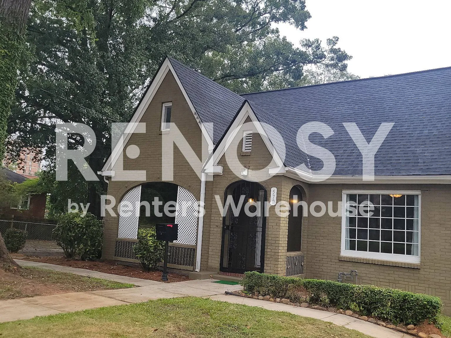 Charming 4 bedroom 3 bath Bungalow in the Heart of East Atlanta! — Photo 3