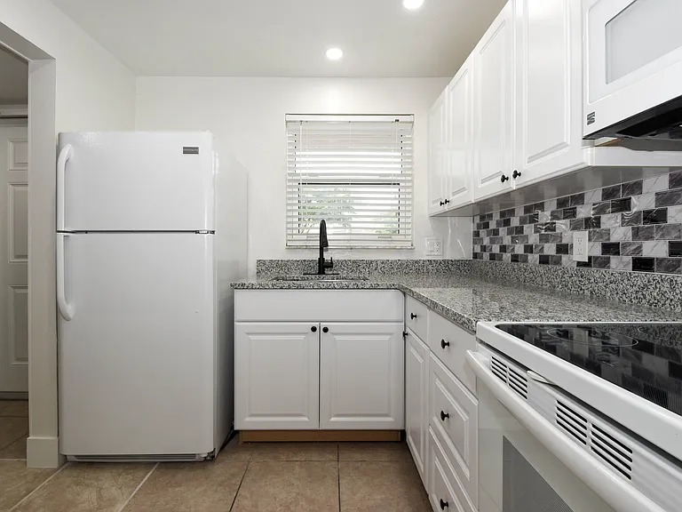 200 Turtle Lake Ct #108 — Photo 5