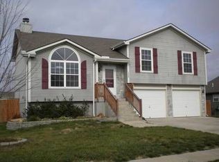 1308 SW 6th St, Oak Grove, MO 64075