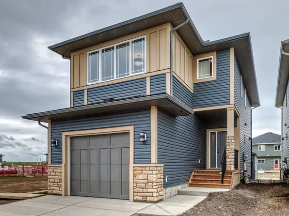 96 S Fireside Cmn, Cochrane, AB T4C 3J1