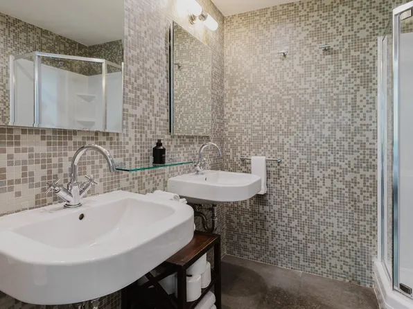 323 East 51st Street image 21 of 26