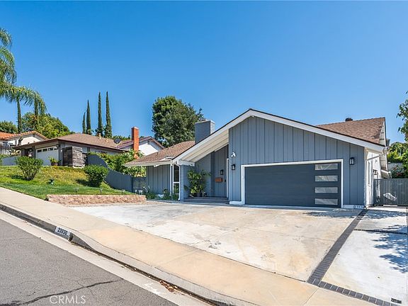3rd image of 23930 Sapphire Canyon Rd