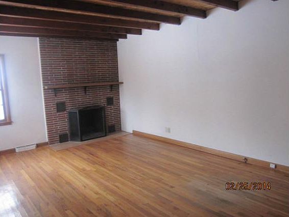 5th image of 304 N H St