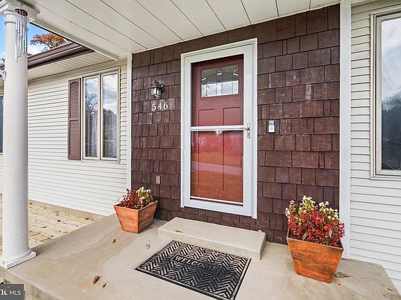5th image of 546 Fenway Dr