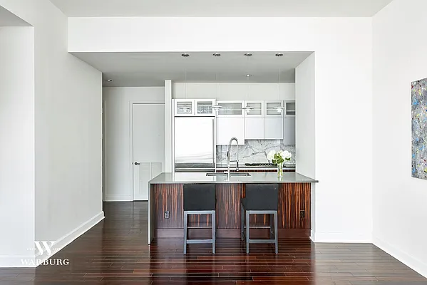 Sold by Warburg | media 2