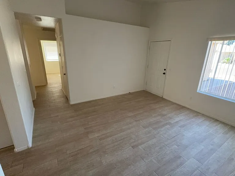 505 S 93rd Pl — Photo 3