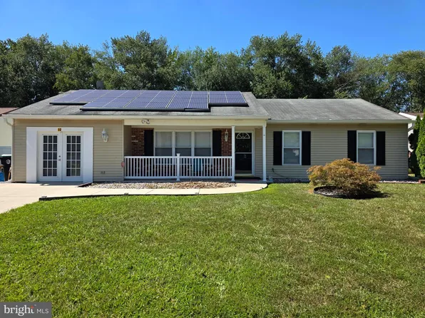 10 Eden Hollow Ln, Sicklerville, NJ 08081