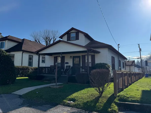 8030 Hazelwood Ave, Stonewood, WV 26301