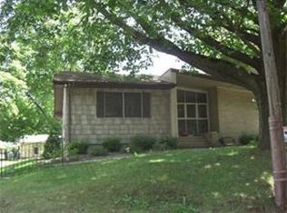 95 Duclos Ln, Edison, NJ 08817