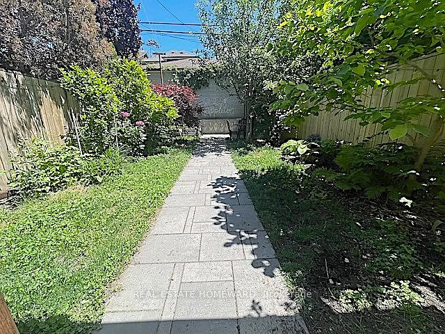 29 Appleton Ave — Photo 48