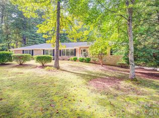 3 Sunningdale Dr, Flat Rock, NC 28731