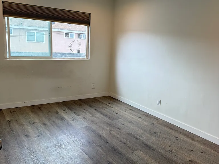1754 Pine Ave #9 — Photo 17