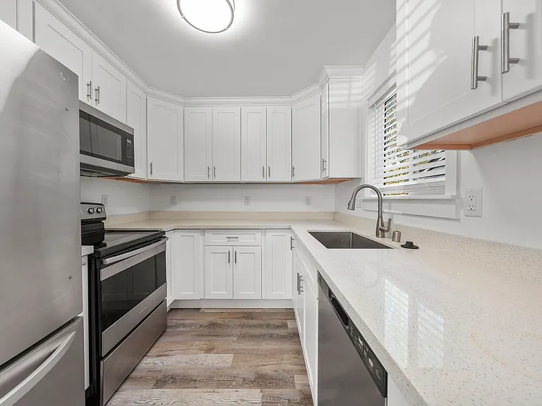 8326 Wabash Ave S #B — Photo 1