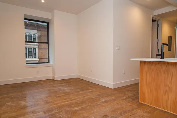 Rented by Nooklyn NYC LLC | media 24
