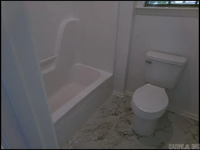 606 E 21st St — Photo 19