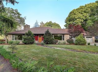 203 Beachmont Ave, Cranston, RI 02905