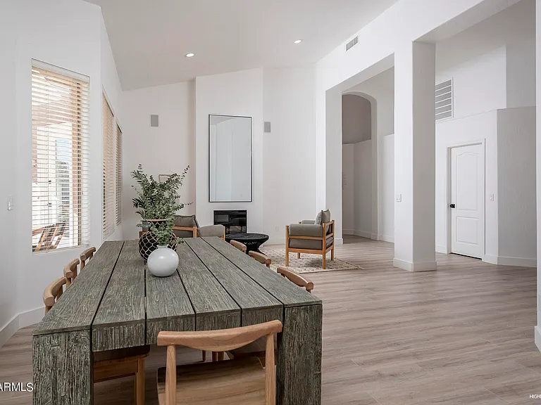 4707 E Robin Ln — Photo 8