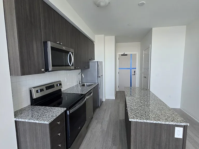 1415 Dundas St S #701 — Photo 5
