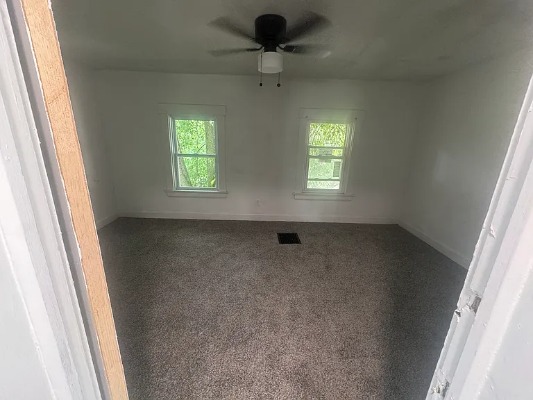 335 Elberen St — Photo 2