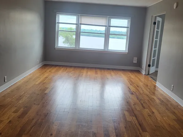 738 State St Unit 9, Bettendorf, IA 52722