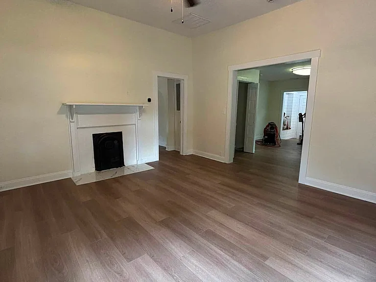 410 Mears St — Photo 5