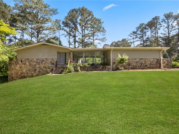 856 Sweet Briar Trl SE, Conyers, GA 30094