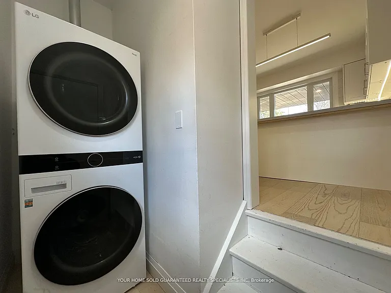 36 Queen St #MAIN FLOOR — Photo 13