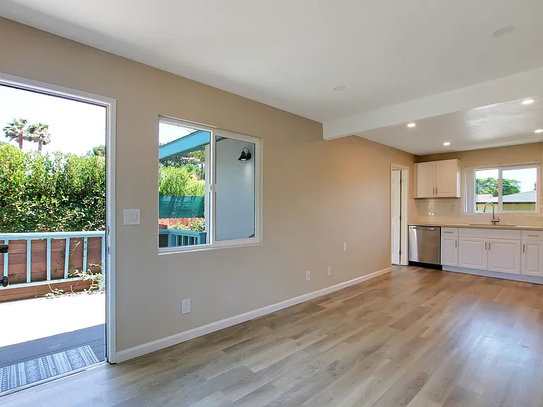 130 S Soledad St — Photo 18